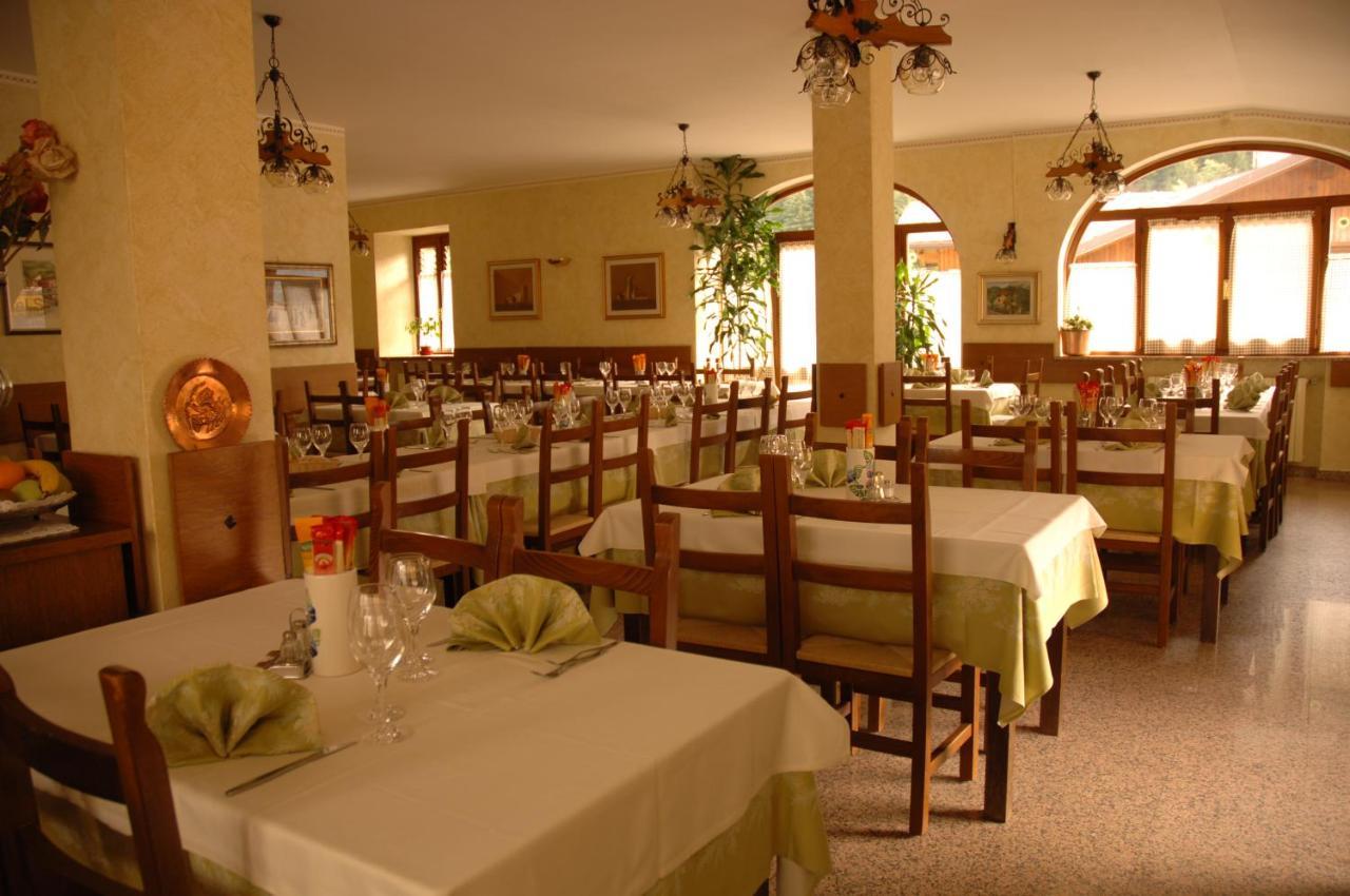 Albergo Ristorante Sole Mezzoldo Экстерьер фото