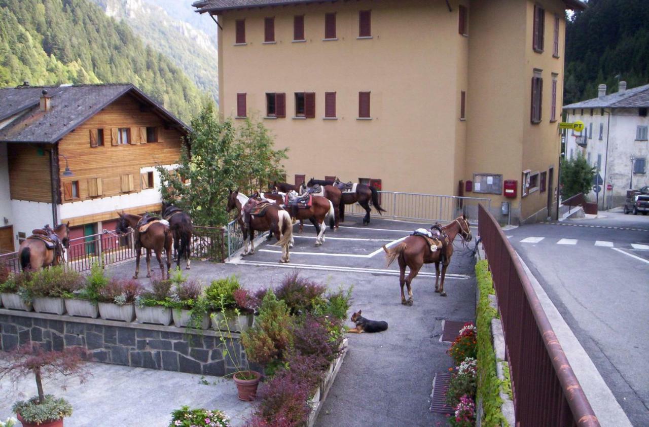 Albergo Ristorante Sole Mezzoldo Экстерьер фото